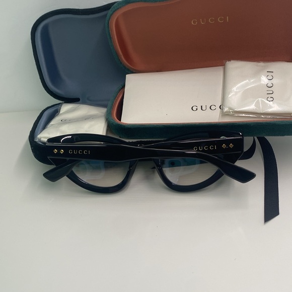 New Authentic Gucci Clear Photocromatic Cat Eye Ladies Sunglasses GG1083S 001 - Picture 17 of 17